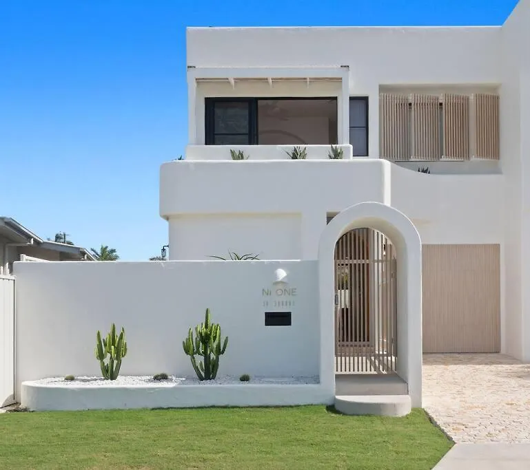 Beachside Villa With Heated Pool Marcoola